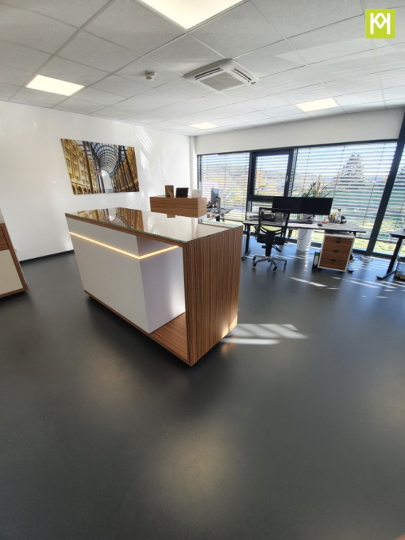 Büro Stehtisch