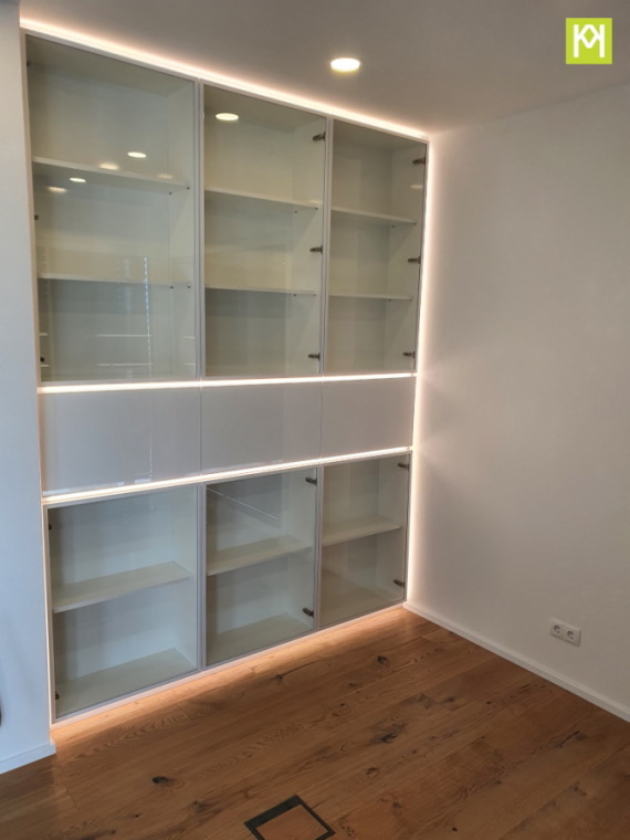 Wohnzimmer-Vitrine