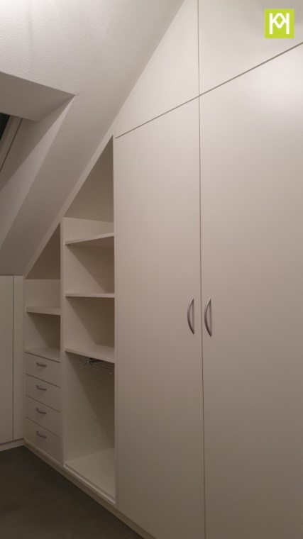 Einbauschrank Dachschräge