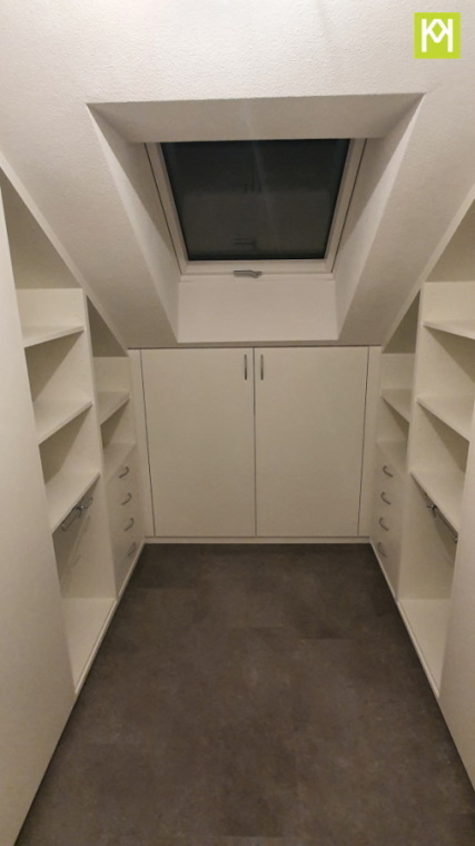 Einbauschrank Dachschräge