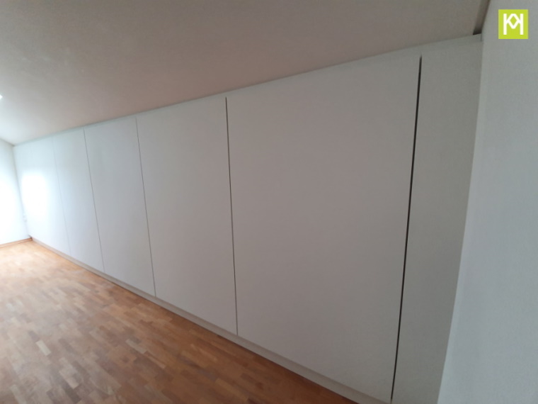 Schrank Dachschräge
